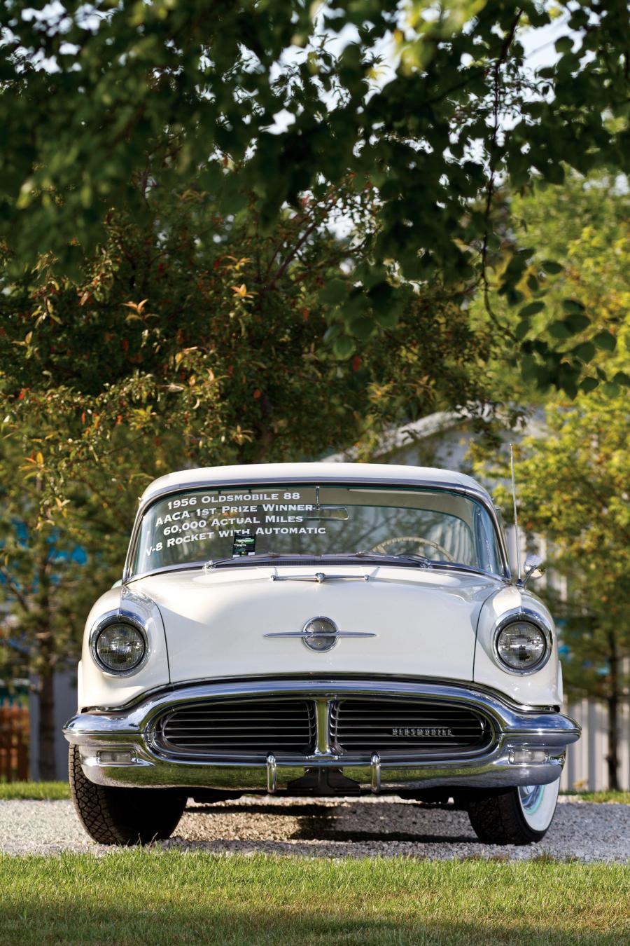  Oldsmobile 88 Holiday 2-Door Hardtop 1956 года  (фото 4 из 20)